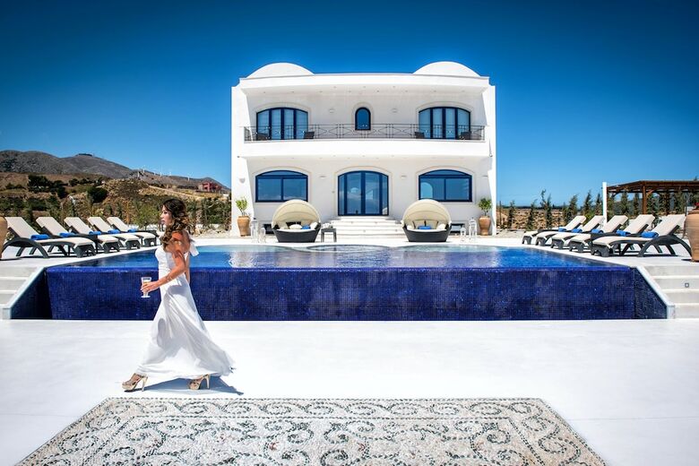 Villa Santorini, Wine Dark Sea Villas