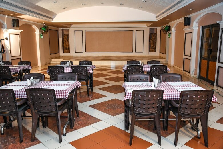 Fabhotel Kinnera Comforts Daba Garden
