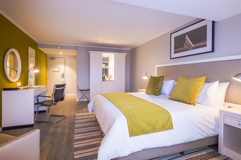 Aha Simon's Town Quayside Hotel