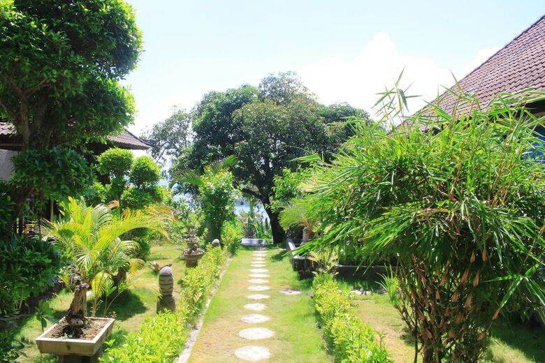 Hotel Sunrise Hut's Lembongan