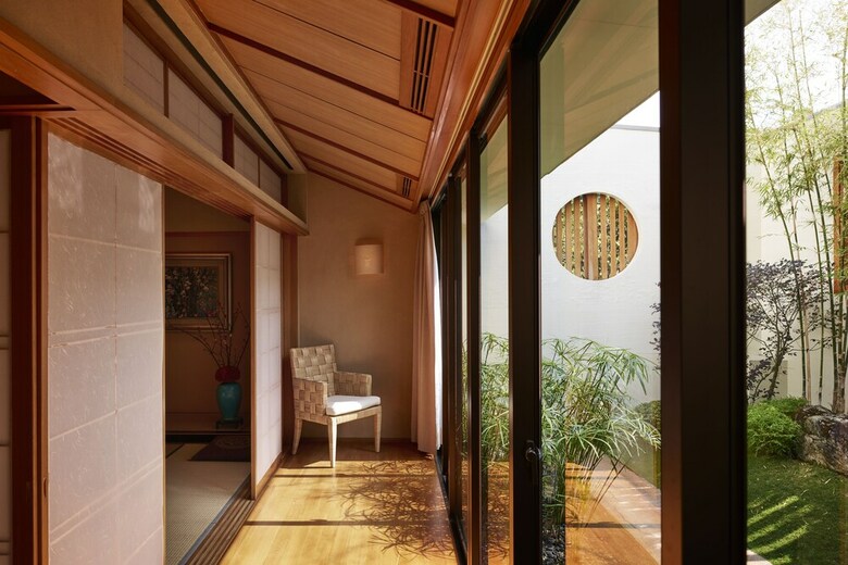 Hotel Villa 32 (guests Must Be 16 And Older)