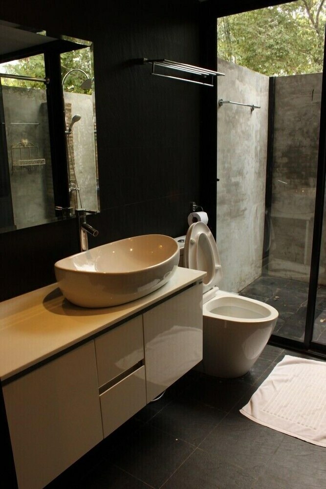 Hotel Suan Muang Porn