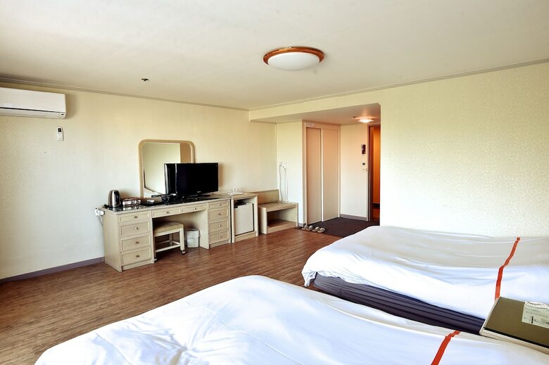Hotel Honey Crown