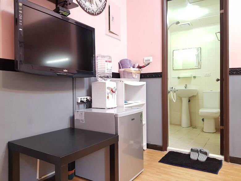 Hotel Meow Meow Hostel