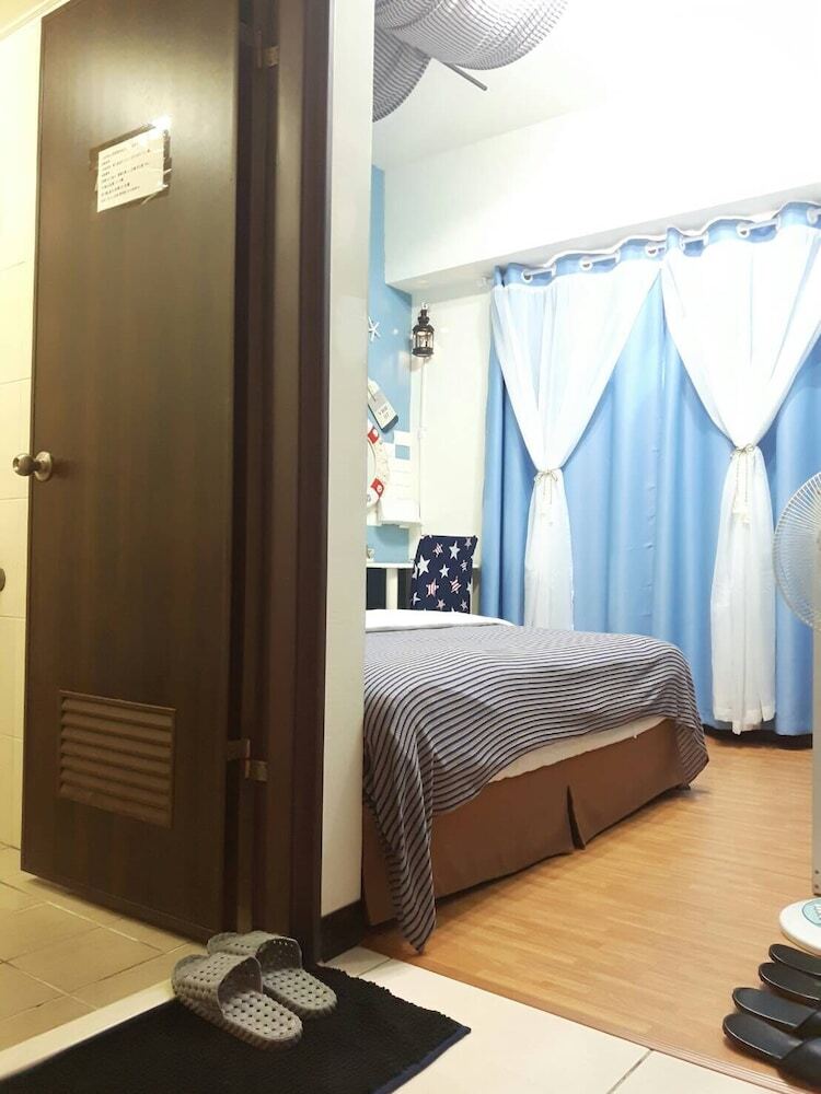 Hotel Meow Meow Hostel