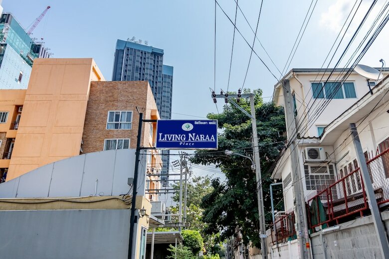 Hotel Living Naraa Place