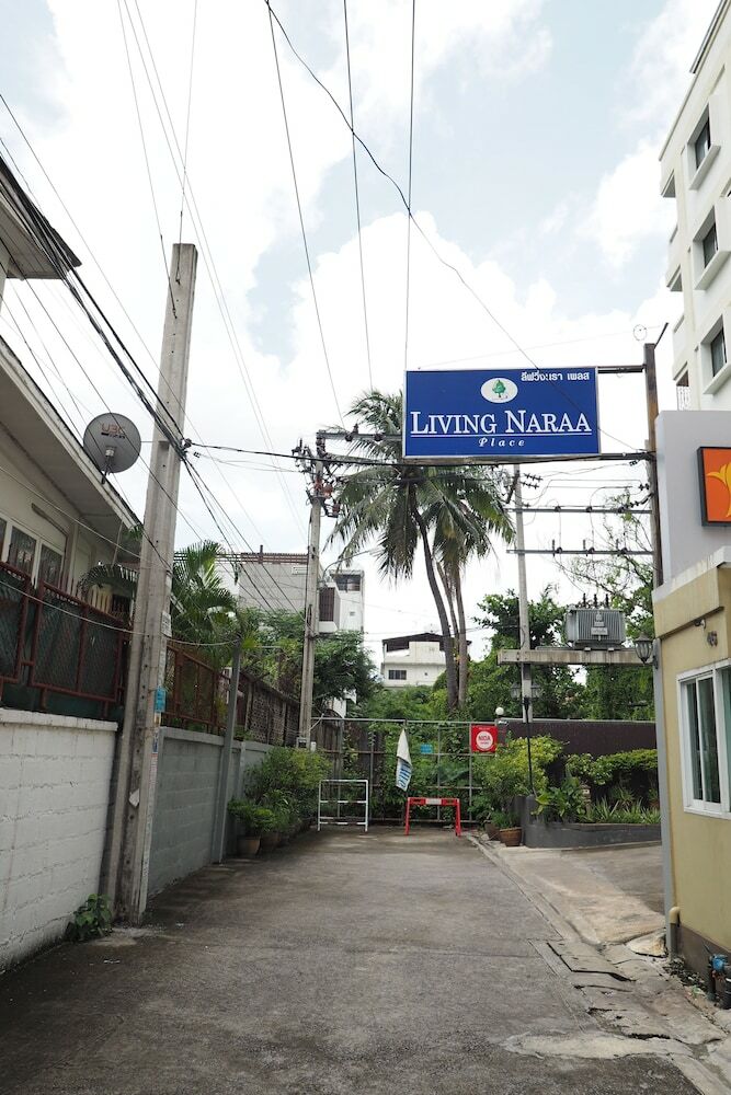 Hotel Living Naraa Place