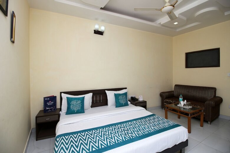 Hotel Oyo 7353 Ambrosia