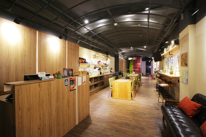 Hostal Cave Hostel