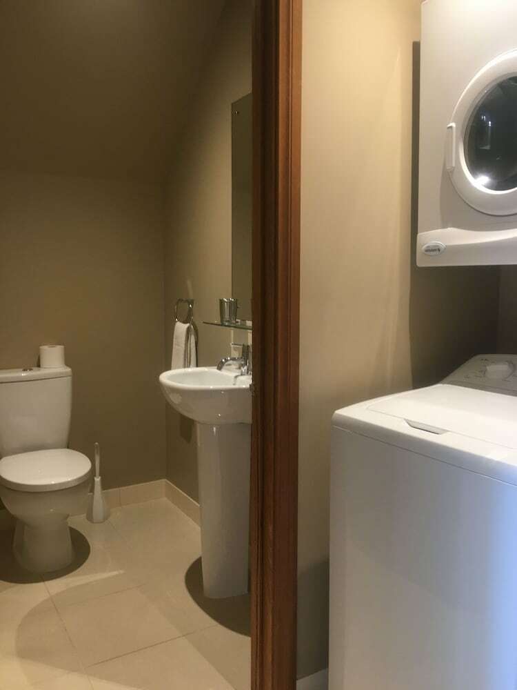 Lansdown Peaks Apartments