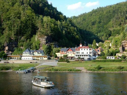 Hostal Pension Rauschenstein Und Apartments Forsthaus