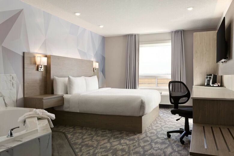 Hotel Days Inn By Wyndham Calgary North Balzac