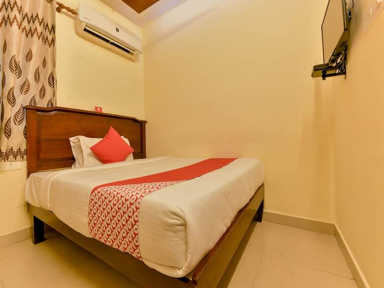 Hotel Oyo 8214 Malabar Plaza Residency 1
