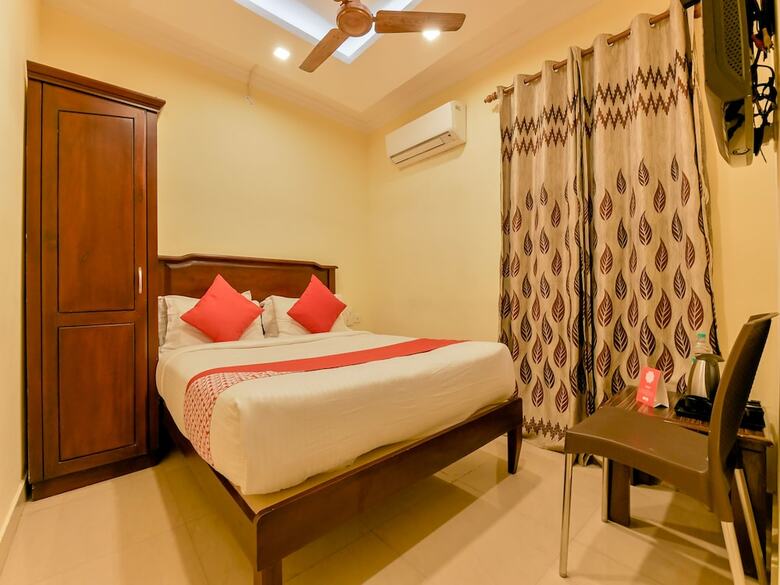 Hotel Oyo 8214 Malabar Plaza Residency 1