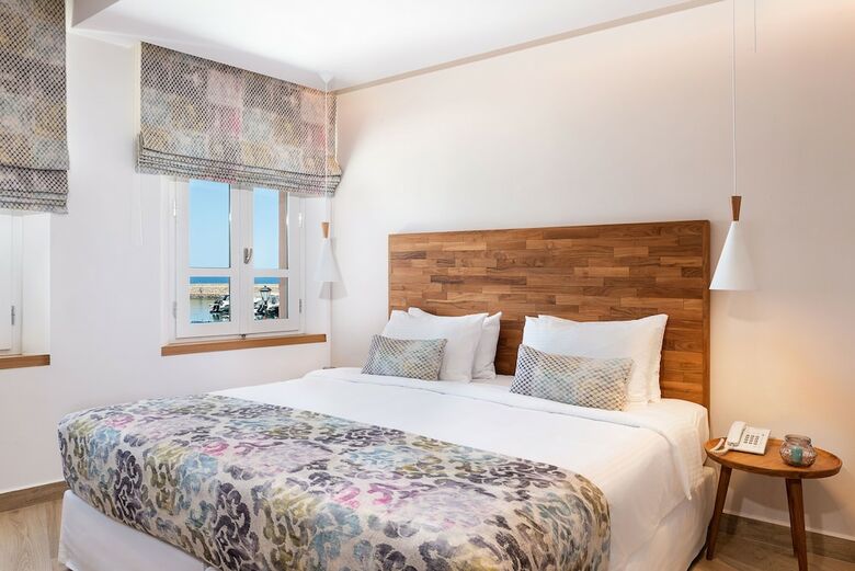 Hotel Avra Apartments Venetian Harbour