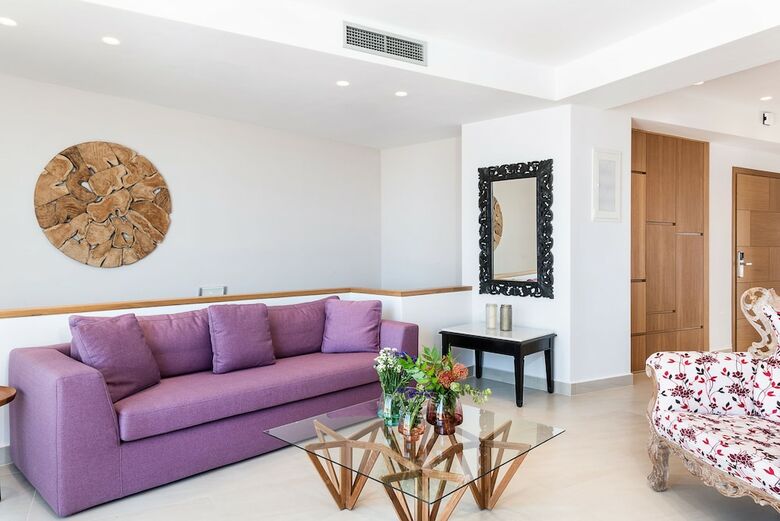 Hotel Avra Apartments Venetian Harbour