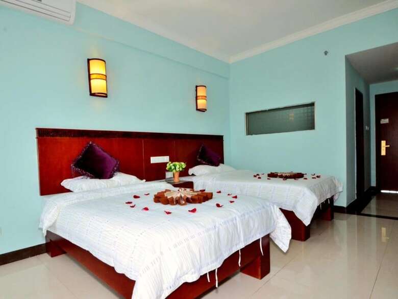 Sanya Jiulixiang Business Hotel