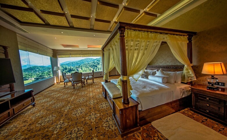 The Golden Crown Hotel