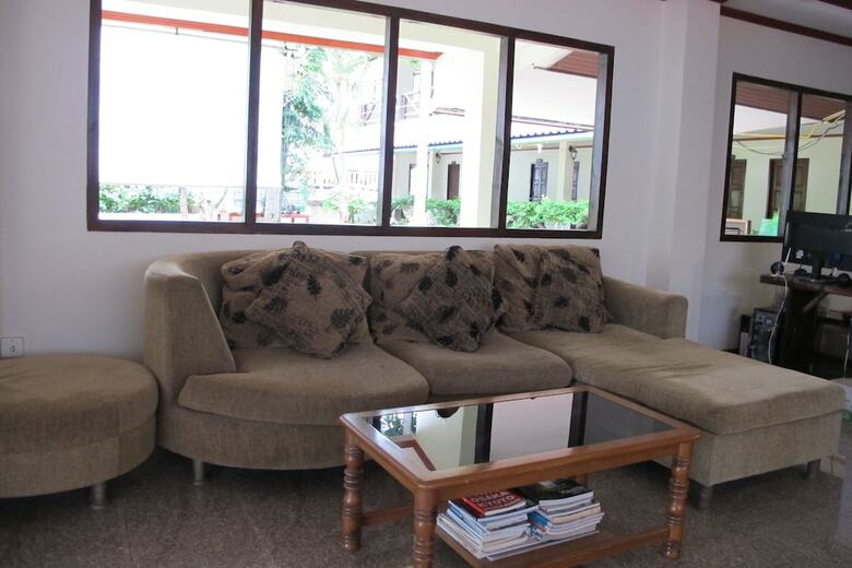 Hotel Koh Sichang Resort