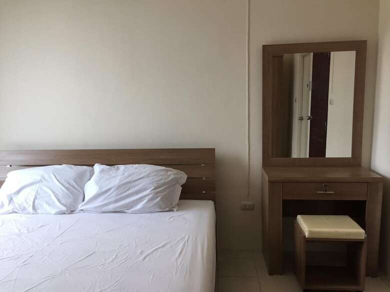 Hotel Surasak Center Sri Racha