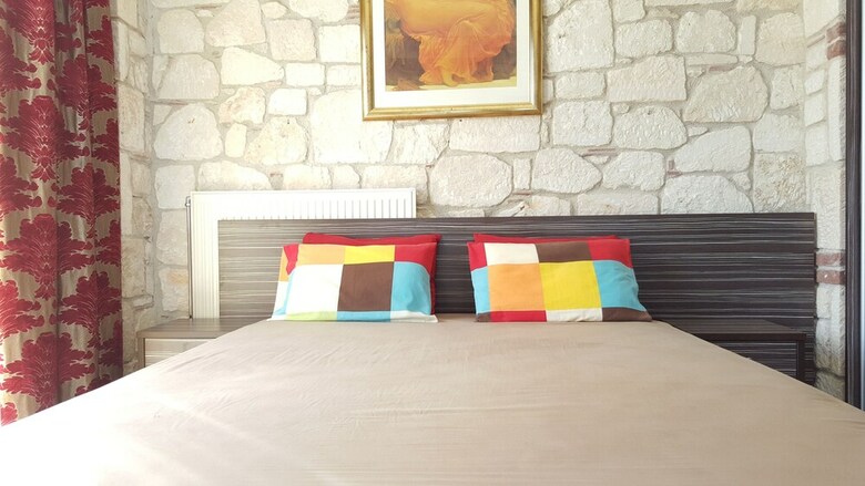 Bungalow White Apartments And Suites