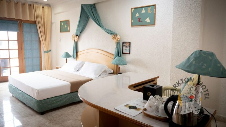 Clarkton Hotel