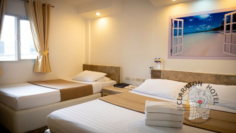 Clarkton Hotel