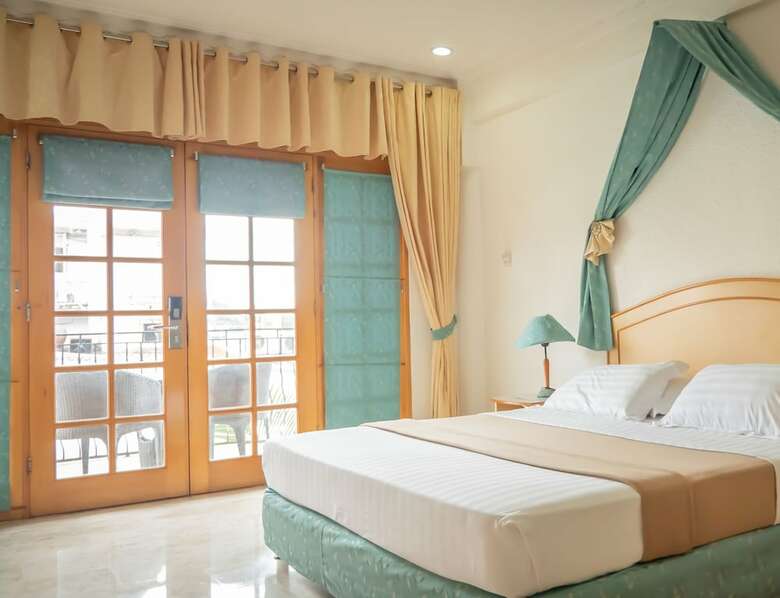 Clarkton Hotel