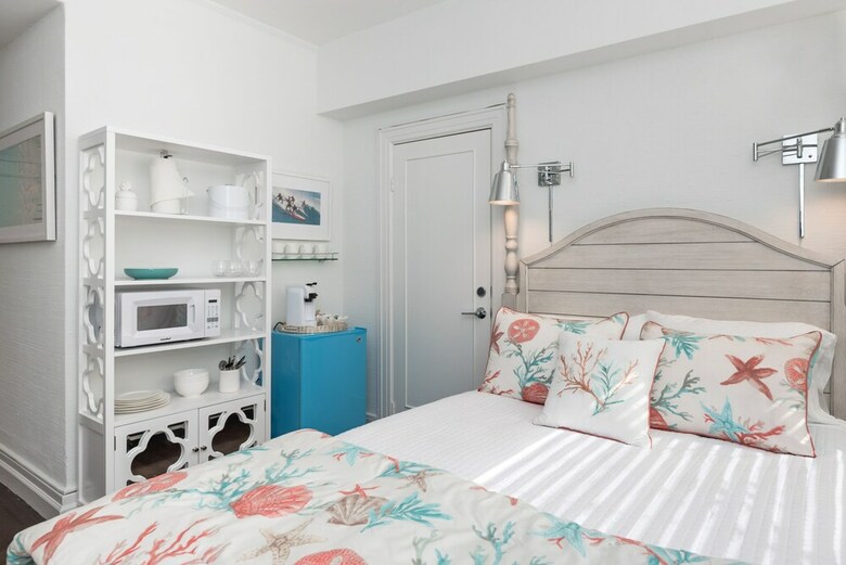 Tropicals Of Palm Beach
