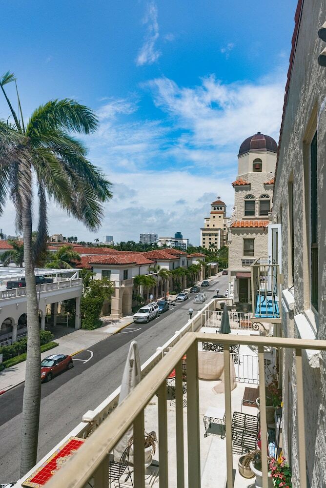 Tropicals Of Palm Beach