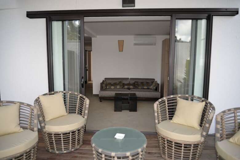 Hotel Toparadis Guest House