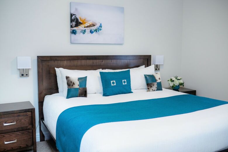 Hotel Royal Inn & Suites