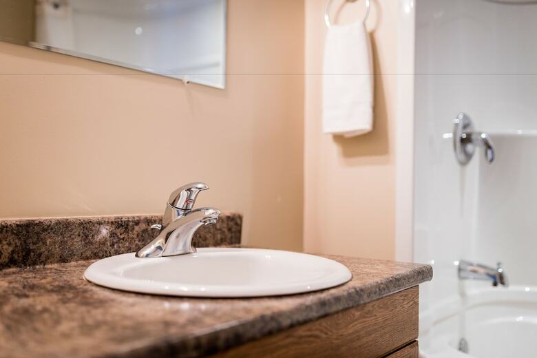 Hotel Royal Inn & Suites