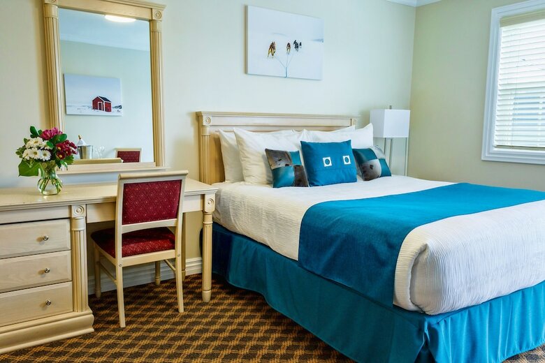 Hotel Royal Inn & Suites