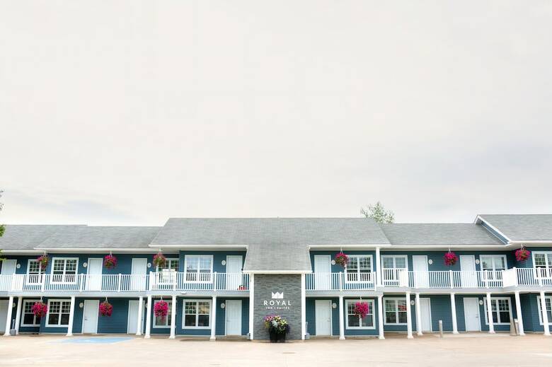 Hotel Royal Inn & Suites