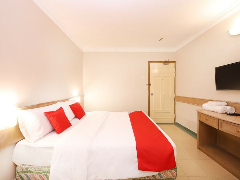 Oyo 764 Hotel Famous Inn