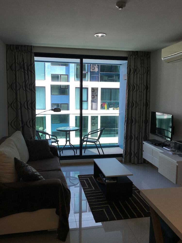 Acqua Condo - 505 By Axiom