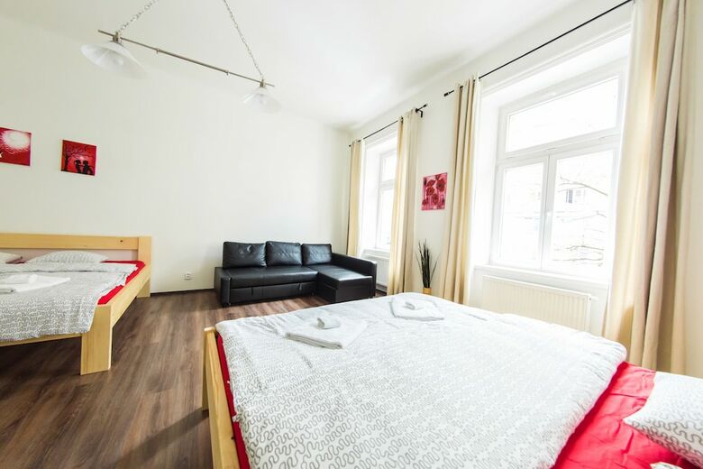 Freedom Rooms And Apartments