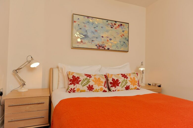 Reading Town Center River View Serviced Apartments
