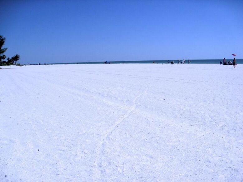 Beach Sands A 201 By Anna Maria