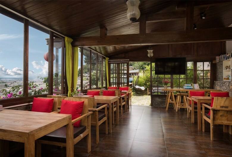 Posada Blossom Hill Inn Lijiang Springland
