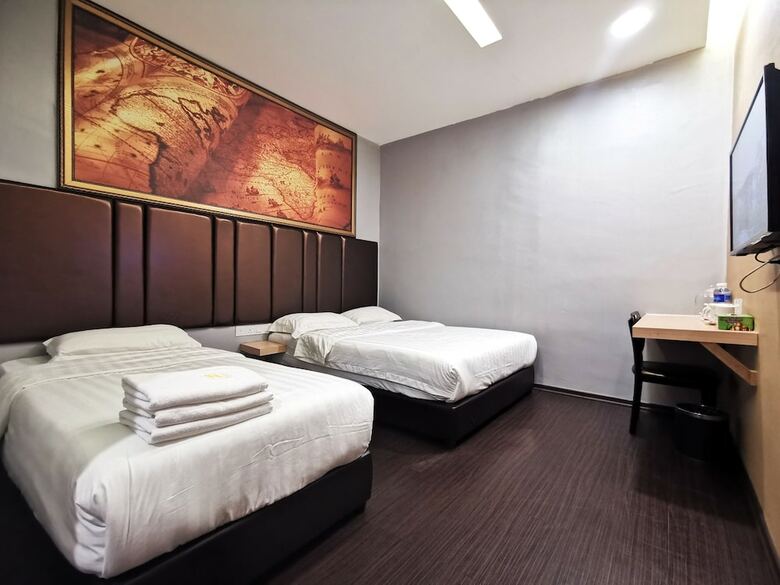 Oyo 89423 Zenz Hotel