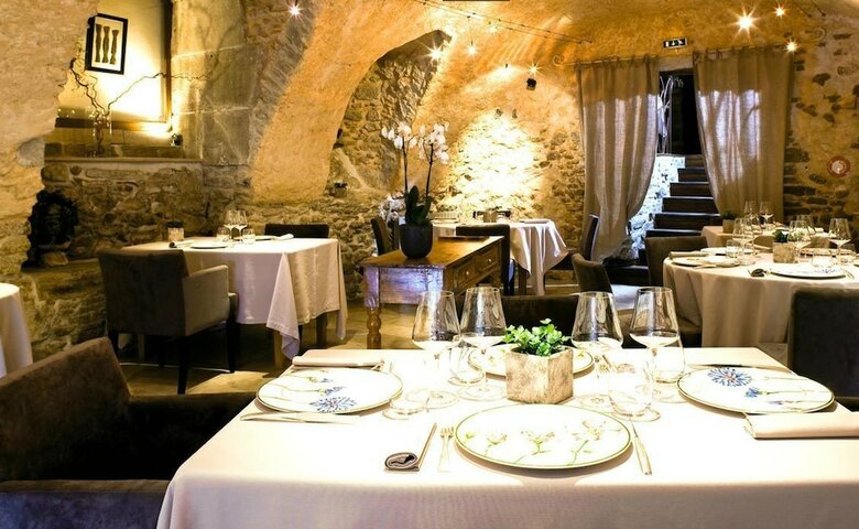 Hotel H�tel Restaurant Les Remparts