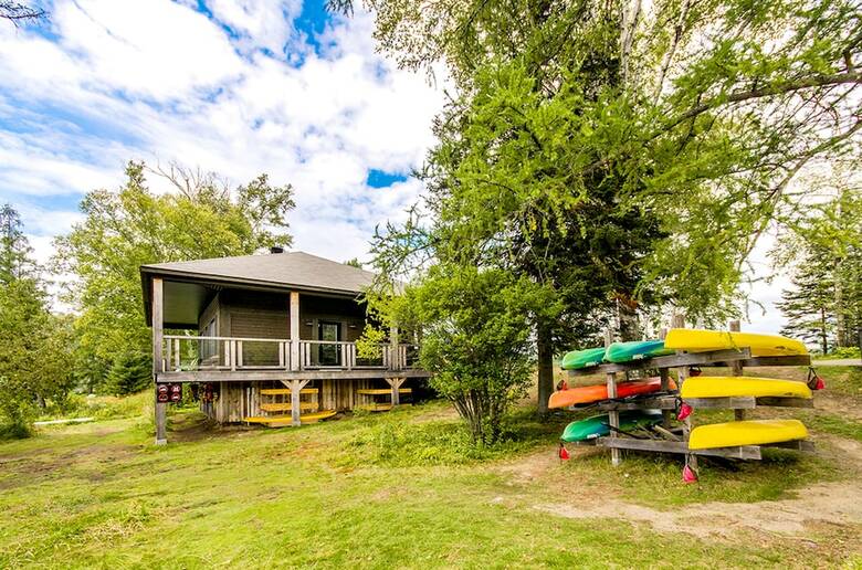 Fraternit�-sur-lac By Location Adp
