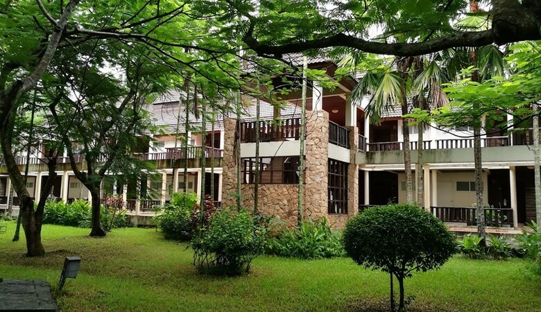 Hotel Sappraiwan Elephant Resort & Sanctuary