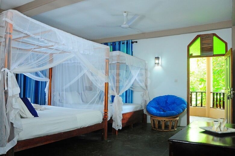 Hotel Harmony Beach Bungalows