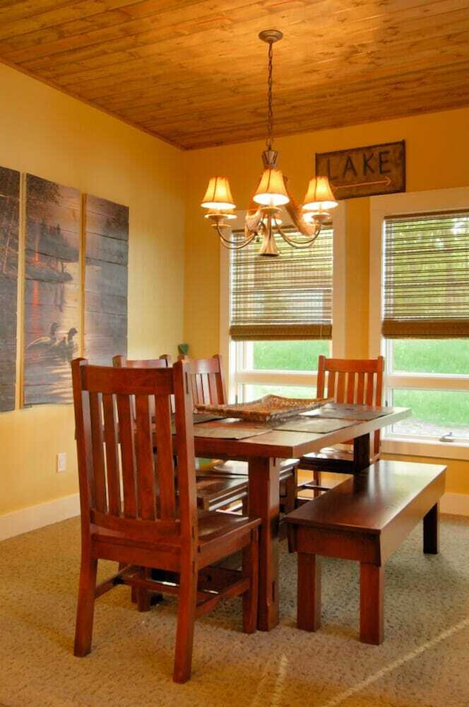 Cabana Trappers Landing Lodge