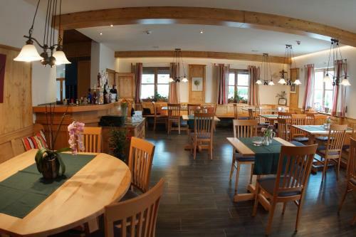 Hostal Landhotel Sch�ll