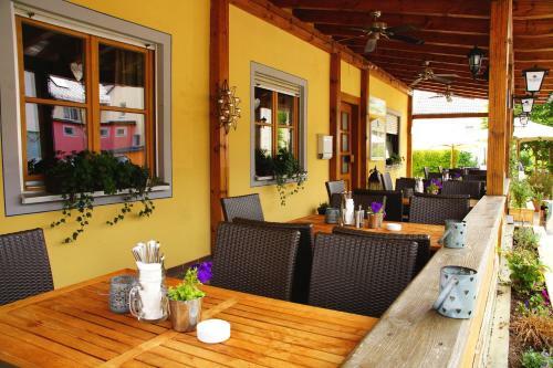 Hostal Landhotel Sch�ll