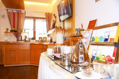 Hostal Landhotel Sch�ll